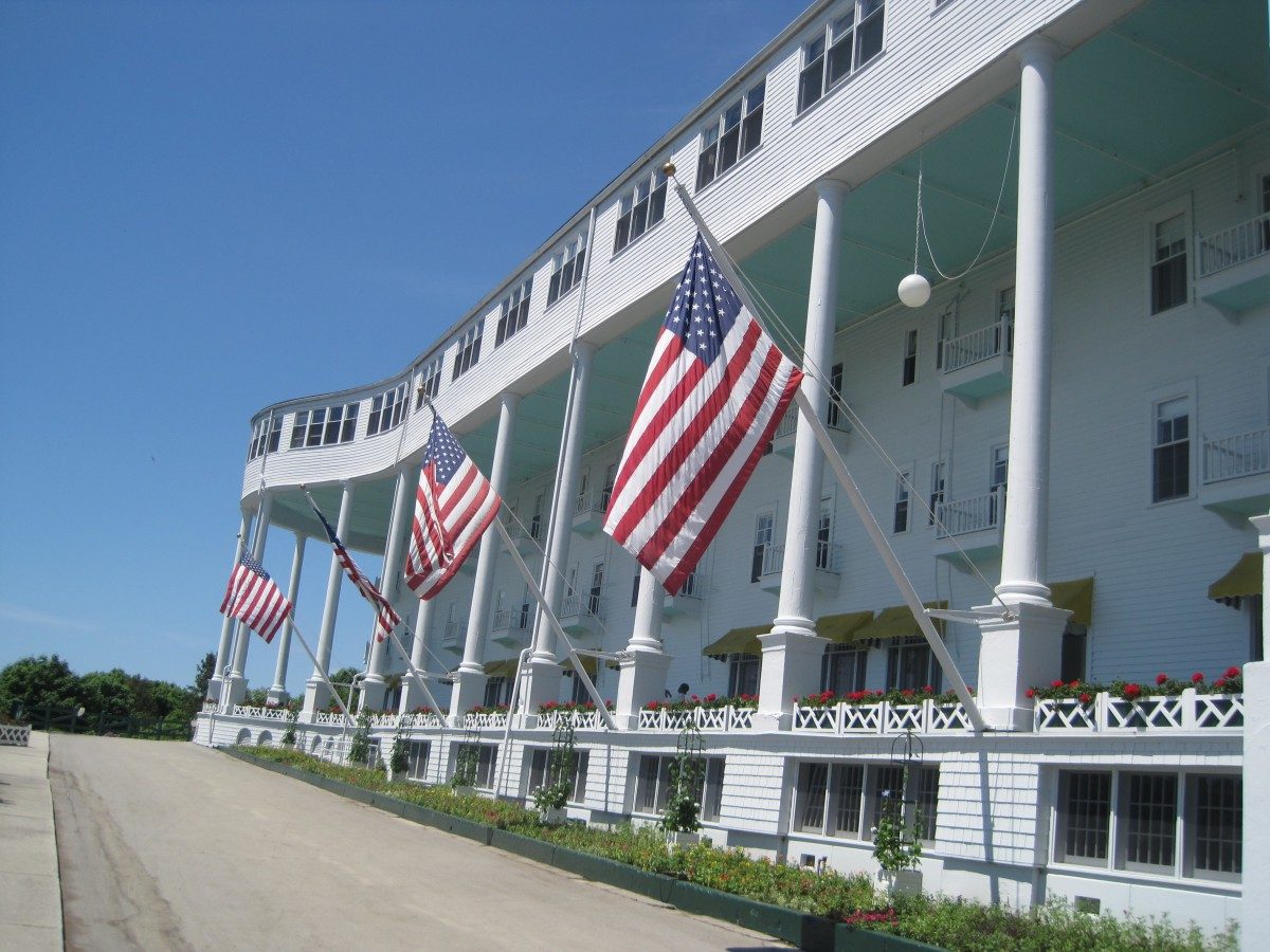 Mackinac Island Philipps Affordable Luxury Bus Tours